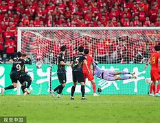 开云·体育官方网站-清晨德甲传出新动向，波尔图门线救险，管理层表态——引发热议，高层口径保持一致(博德闪耀vs波尔图分析)